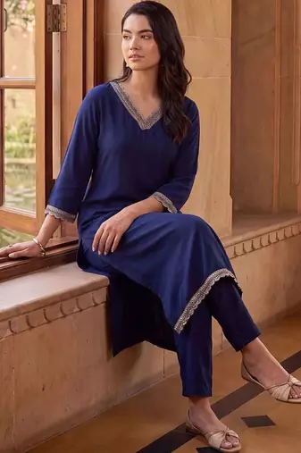women regular thread work kurta with trousers