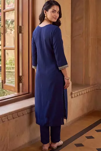 women regular thread work kurta with trousers