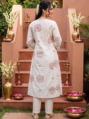 women ethnic motifs printed empire mirror work cotton kurta with trousers 3