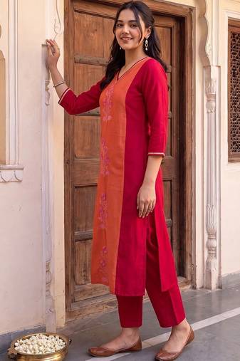 women floral embroidered regular thread work kurta with trousers