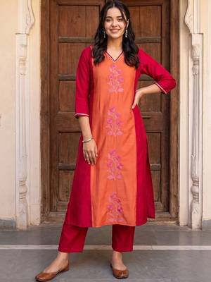 women floral embroidered regular thread work kurta with trousers 6