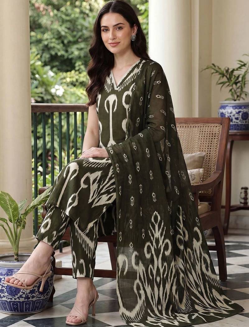 women printed regular cotton kurta with trousers & with dupatta