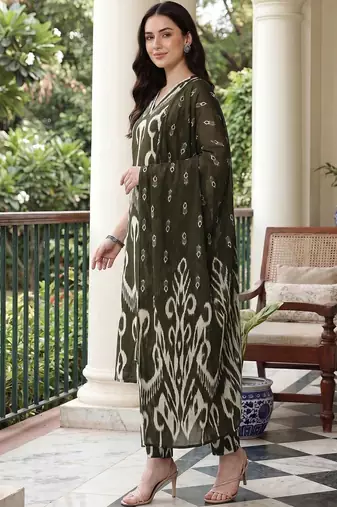 women printed regular cotton kurta with trousers & with dupatta