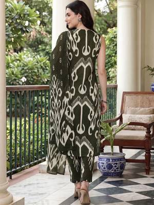 women printed regular cotton kurta with trousers & with dupatta 6
