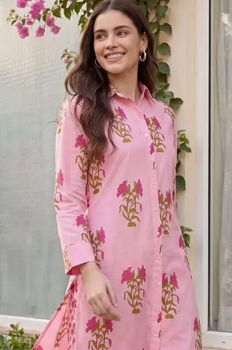 women floral printed regular cotton kurta with pyjamas