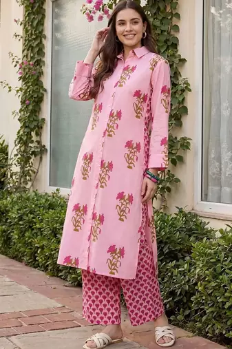 women floral printed regular cotton kurta with pyjamas