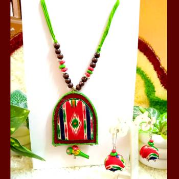 red with green color fabric handmade neckset 2