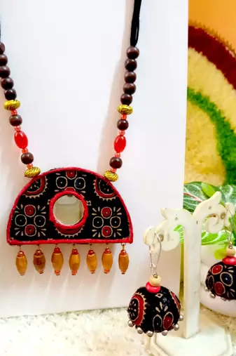 Black and red  color fabric handmade neckset