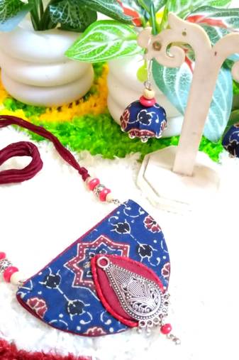 deep blue color fabric handmade neckset