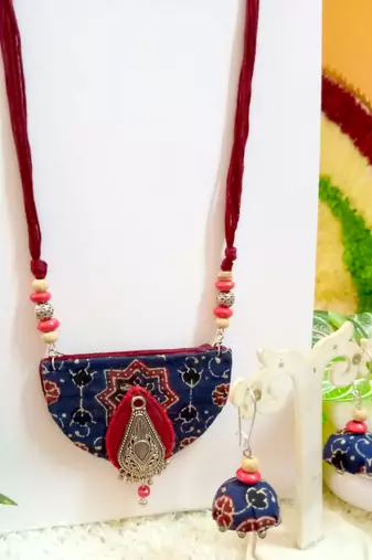 deep blue color fabric handmade neckset