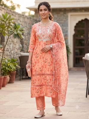 Women's silk chiffon embroidered kurta set with digital dupatta 1