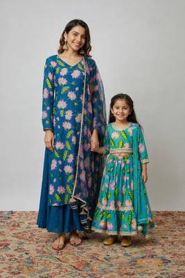 Rama green & green floral printed chanderi kurta set & lehenga choli mother daughter matching combo 1