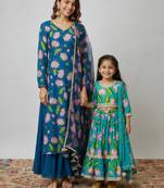 Rama green & green floral printed chanderi kurta set & lehenga choli mother daughter matching combo