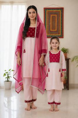 Pink woemsn embroidered cotton kurta set mother daughter matching combo 1
