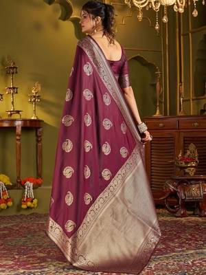 Maroon woven design silk blend designer kanjeevaram saree 2
