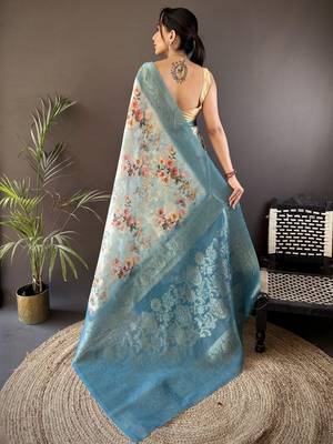 Blue floral woven design sareewith unstitched blouse piece 2