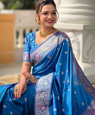 Blue woven design zari banarasi saree 4