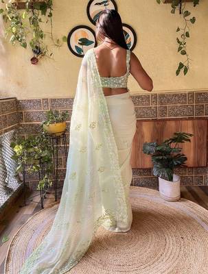 Green embroidered georgette  sequinned crush saree with blouse piece 2