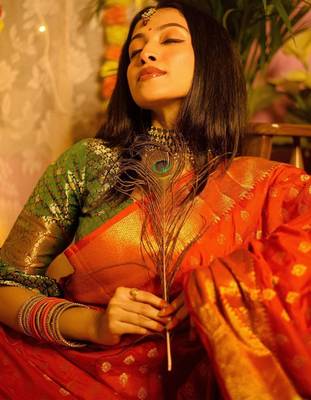 Red floral silk blend banarasi saree 1