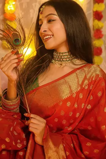 Red floral silk blend banarasi saree