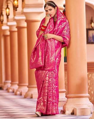 Pink ethnic motifs woven design zari saree 4