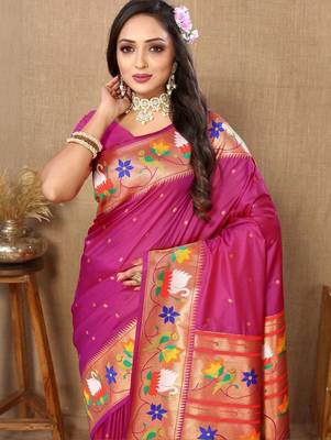 Magenta floral woven design zari paithani saree 1