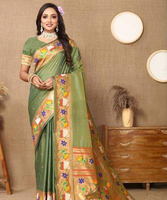 Green floral woven design zari paithani saree 2