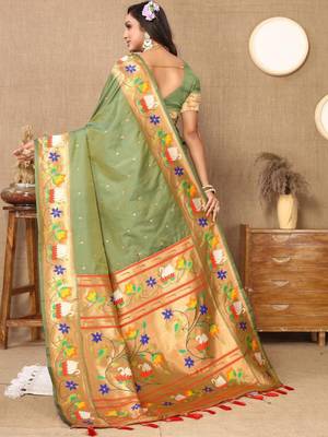 Green floral woven design zari paithani saree 3