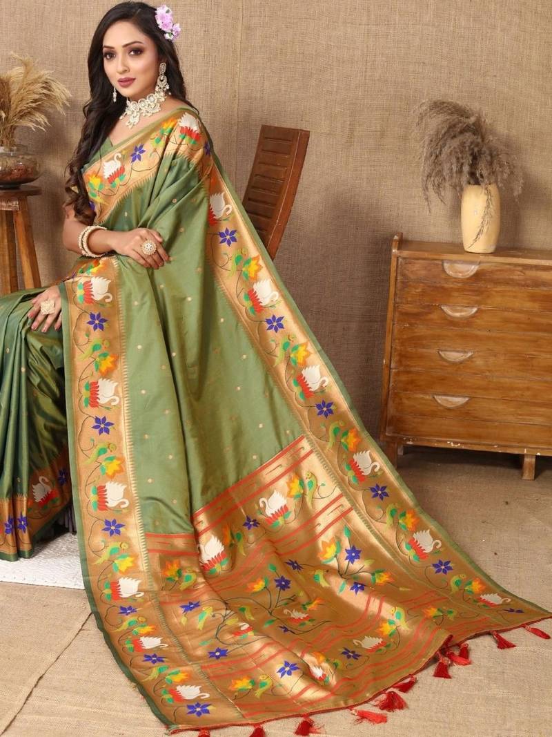 Green floral woven design zari paithani saree