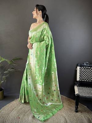Green woven design zari banarasi saree 2