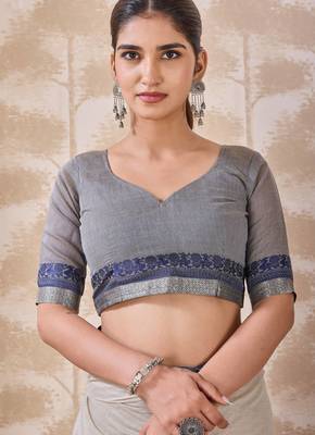 Ash grey zari and thread work border cotton blend saree with tassels with blouse 4
