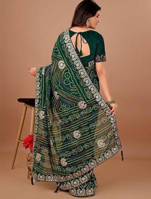 Green bandhani printed georgette saree 4