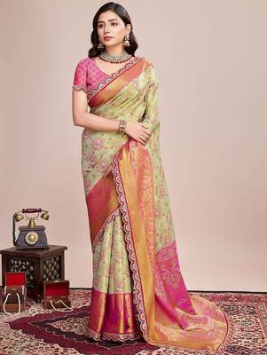 Green woven design kanjeevaram saree 4