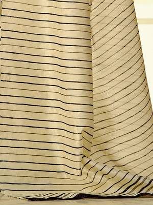 Cream ethnic motifs printed saree 4