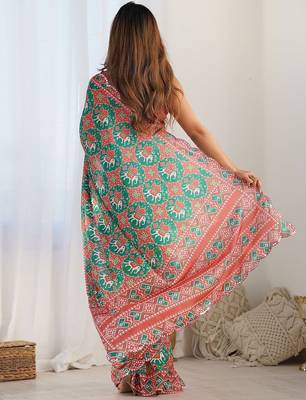 Green ethnic motifs printed mirror work border saree with blouse piece 3