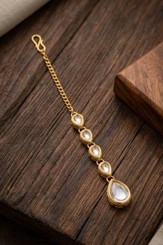 Kundan maangtika