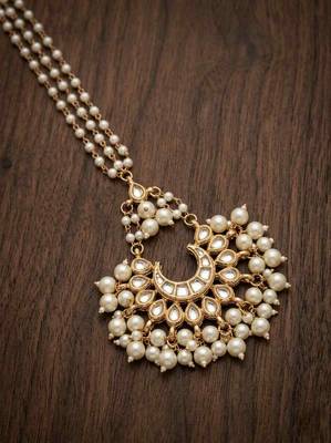 White pearl kundan maangtika 1