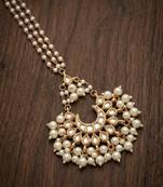 White pearl kundan maangtika