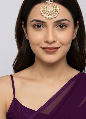 White pearl kundan maangtika 2