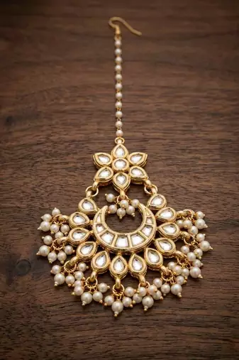 Golden kundan maangtika