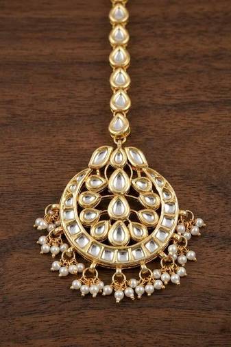 Golden kundan maangtika
