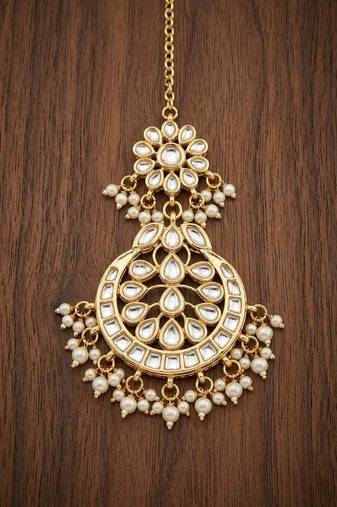 Golden kundan maangtika