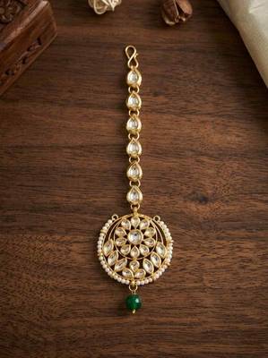 Green kundan maangtika 1