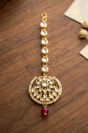 Hot pink kundan maangtika