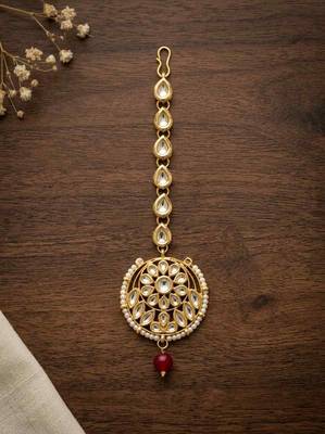 Red kundan maangtika 1