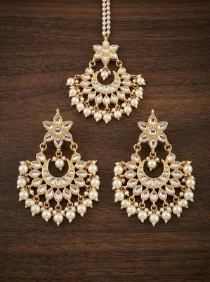 Kundan bridal chandbali earrings with maangtika set 1