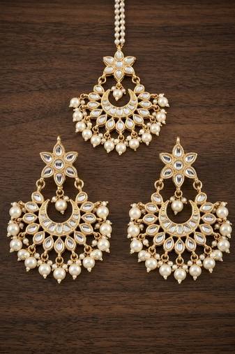 Kundan bridal chandbali earrings with maangtika set