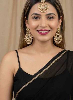 Kundan bridal chandbali earrings with maangtika set 2