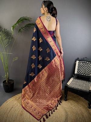 Navy blue navy blue banarasi silk zari meenakari weaving saree with contrast blouse piece 3