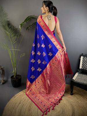 Blue blue banarasi silk zari meenakari weaving saree with contrast blouse piece 3